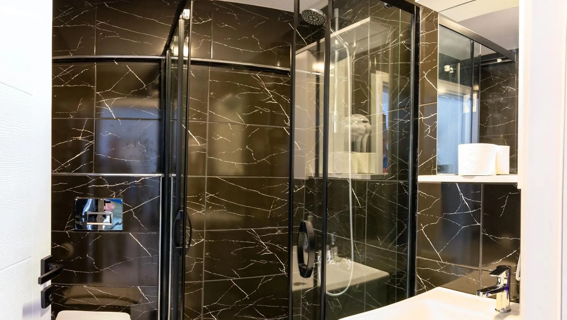 Aiza Suites İstanbul 2*,