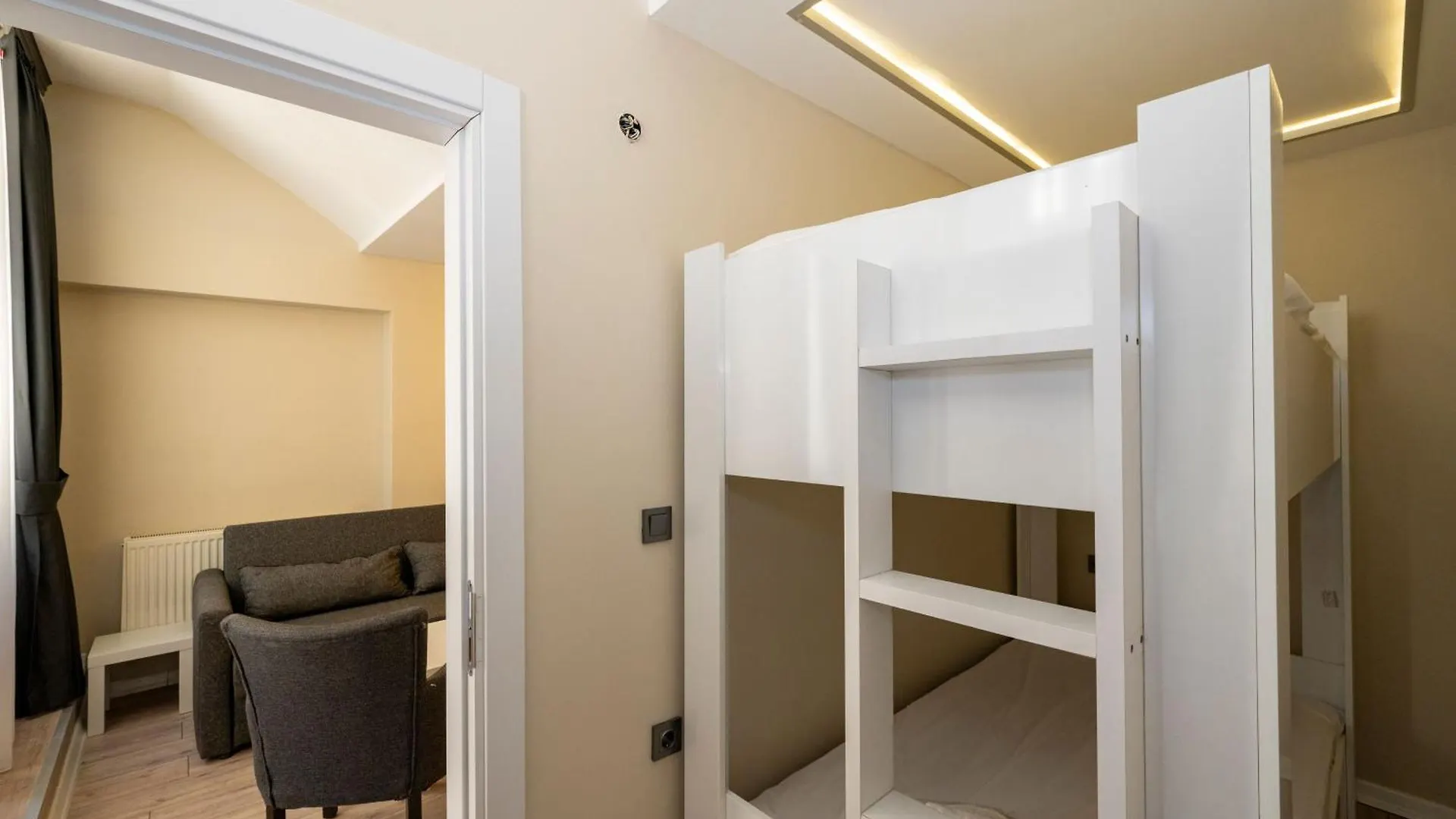 Aiza Suites Istanbul Aparthotel